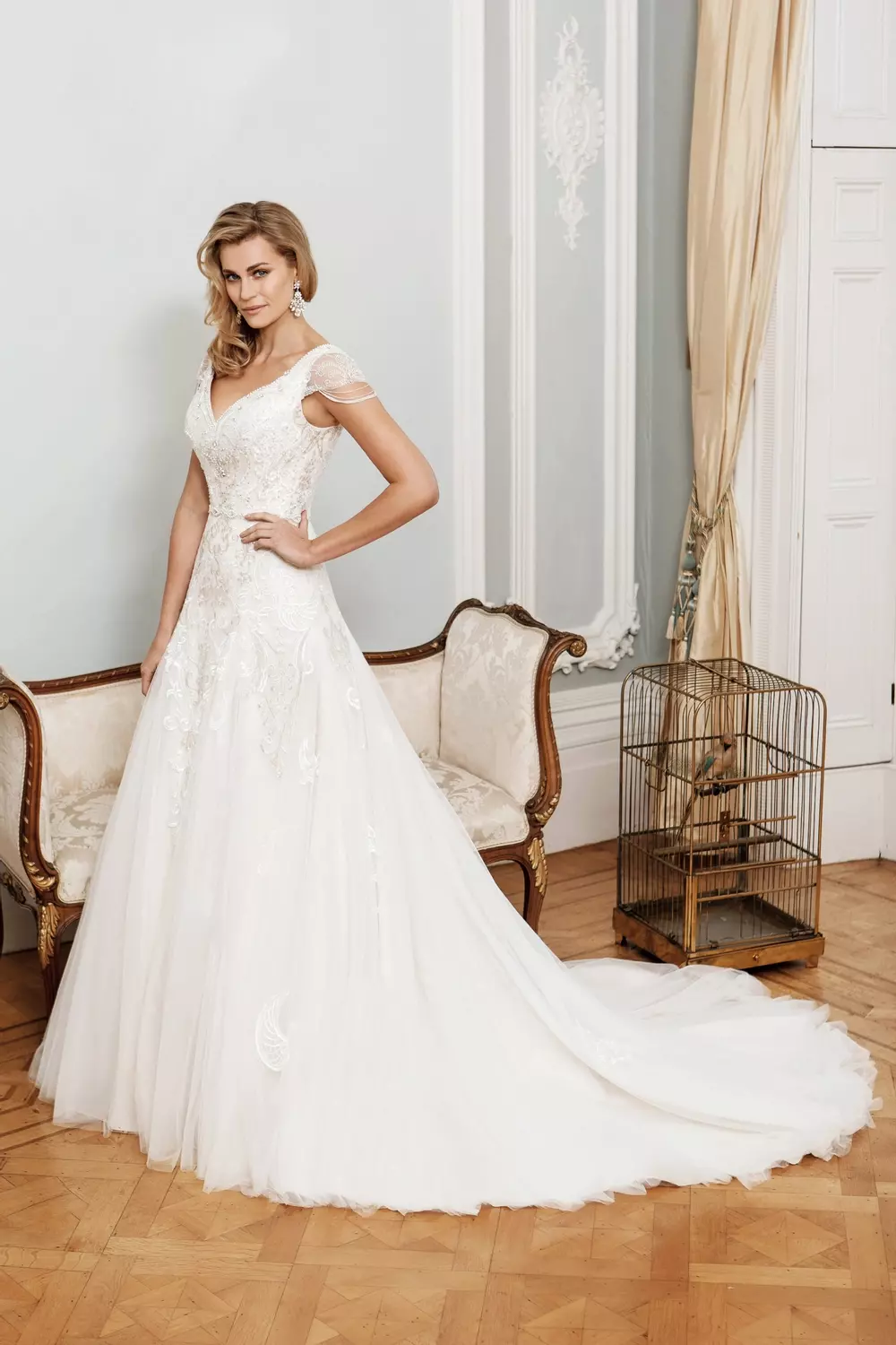 Juliana | Glamorous Lace and Tulle Bridal Gowns | Nicki Flynn