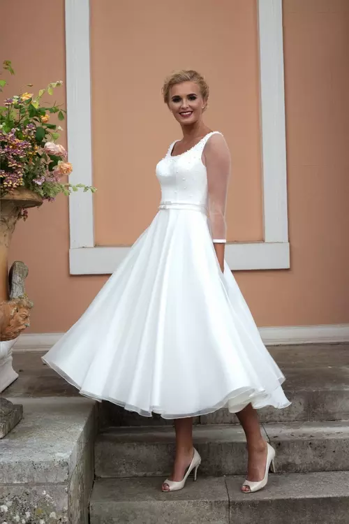 Marlow 40s Style Pearl Tea Length Bridal Dress Brighton Belle Towards the end of the 1930s when brides made their own wedding dresses the 1940s brought war, and war everywhere. 40s style pearl tea length bridal dress