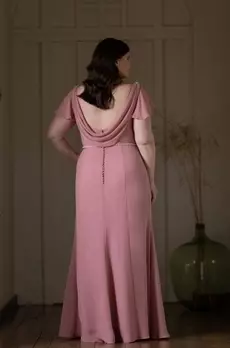 Maeve M504 | Classic Bridesmaid Style with Pearl Beading | True Bridesmaids Maeve M504 | Classic Bridesmaid Style with Pearl Beading | True Bridesmaids