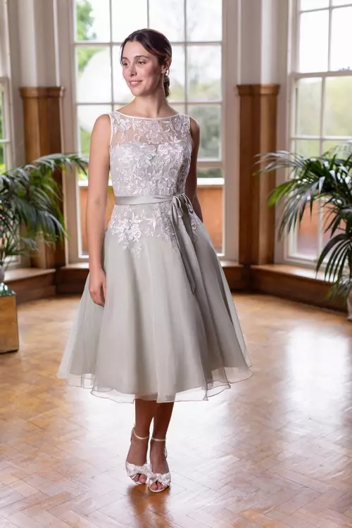 Vintage Wedding Guest Tea Length Lace Bridesmaid Dresses Evie Lace